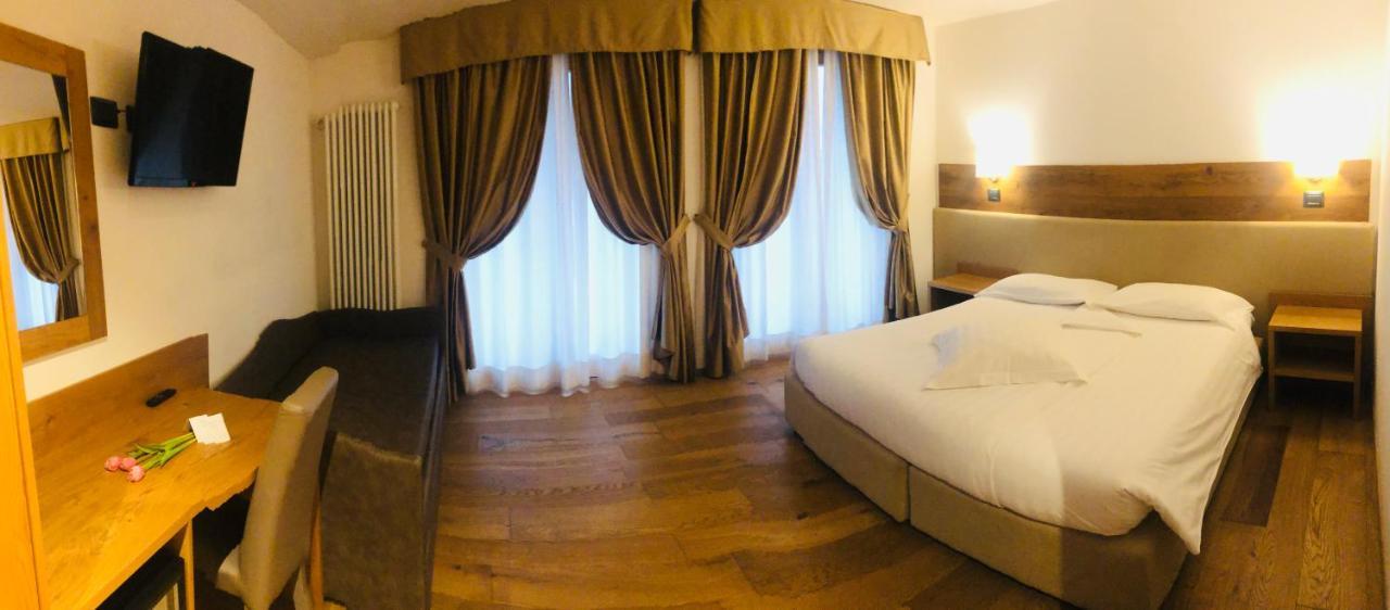 Olympic Regina Hotel ปินโซโล ภายนอก รูปภาพ